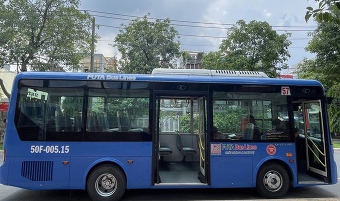 HCM City resumes two bus routes - 1