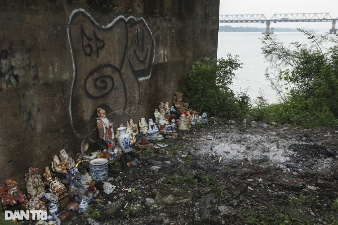 Hanoi lake and river polluted by waste - 5 Hanoi lake and river polluted by waste - 5