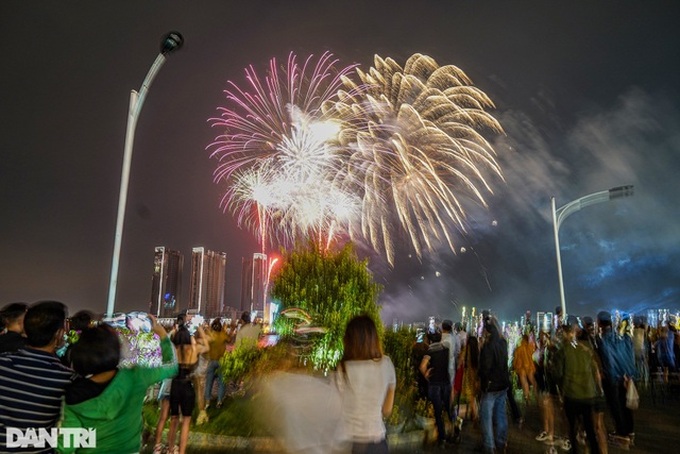 Firework lit up on New Year's Eve - 5 Firework lit up on New Year's Eve - 5