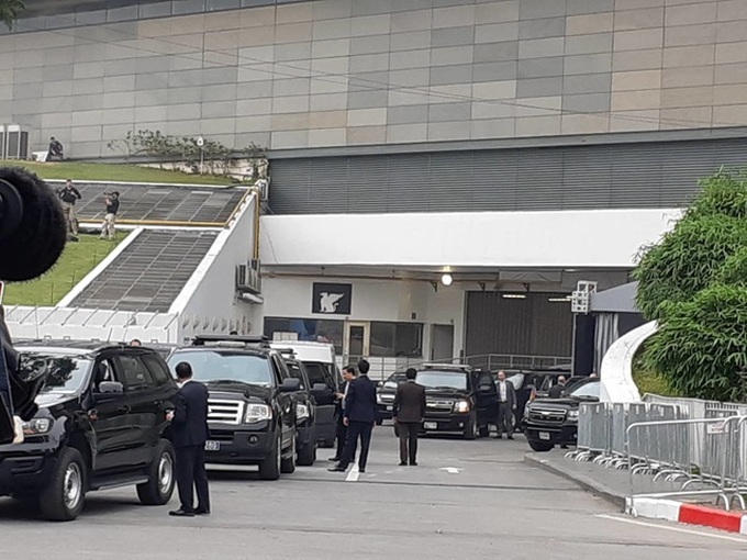 US President Trump leaves Hanoi earlier than scheduled - 1