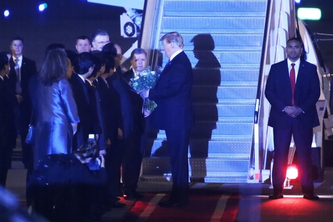 US President Donald Trump arrives in Hanoi for DPRK-USA summit - 3