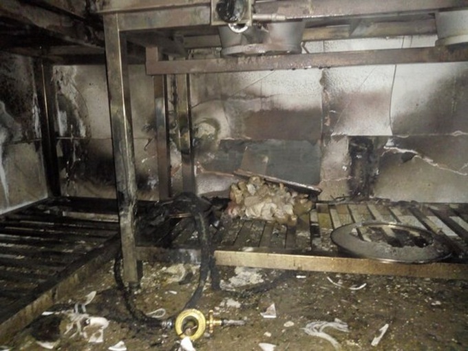 Chinese tourists rescued in Halong fire - 2