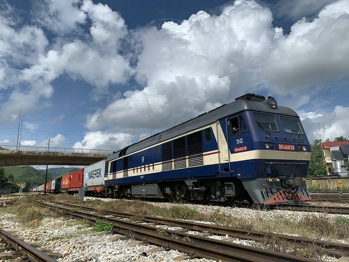 First litchi exports to China by rail - 1