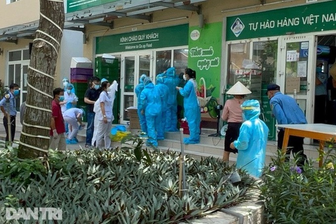 HCM City apartment building locked down following Covid-19 case - 4