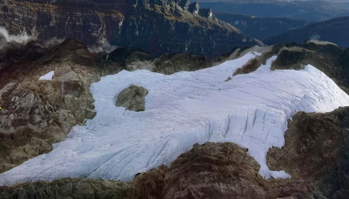 Tropical Indonesia's tiny glaciers to melt away in a decade: study - 1