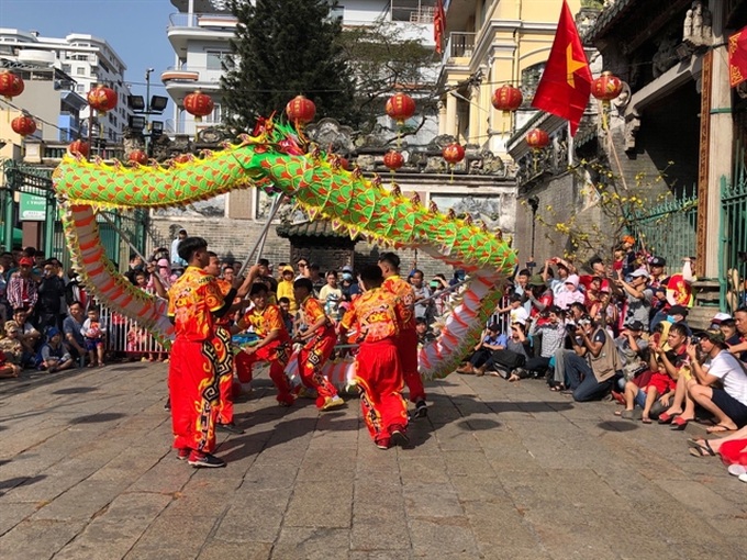 HCM City launches 3rd International Dragon Dance festival - 1