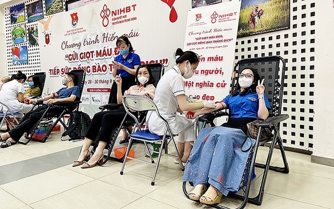 Thousands of people join blood donation event in Hanoi - 1