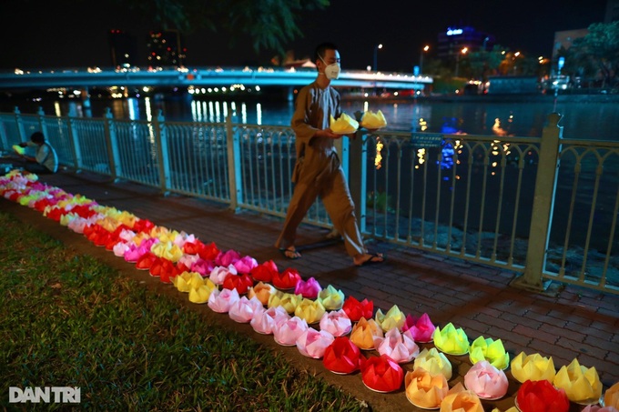 Memorial ceremony held to mourn Covid-19 victims - 4