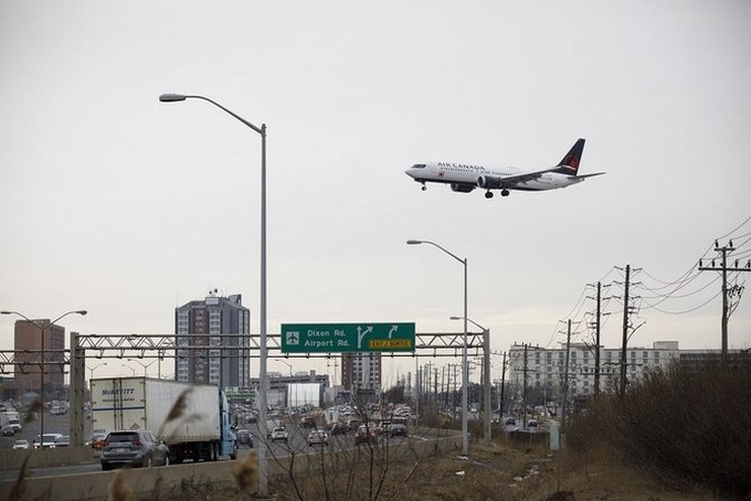 Aviation faces challenge to reduce pollution - 1