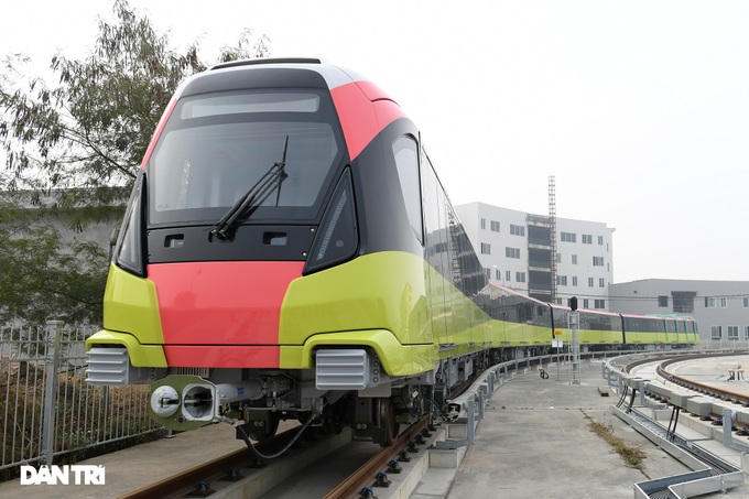 Hanoi metro line’s first train on trial run - 1