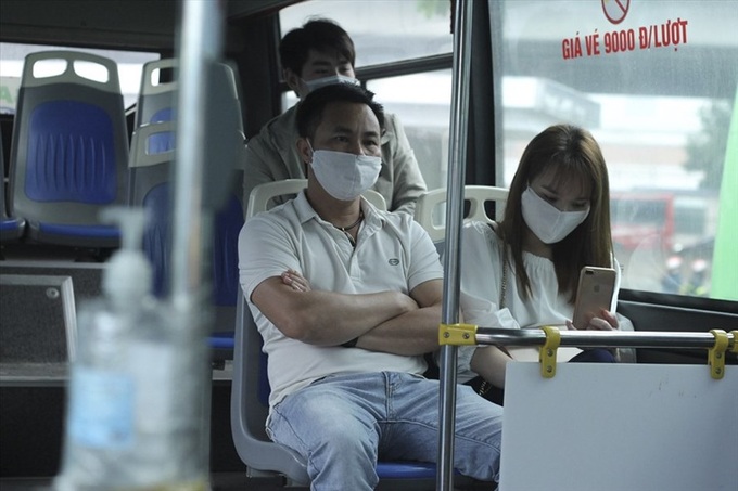 Hanoi to resume dine-in, public transport services from October 14 - 1