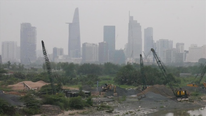 Smog continues engulfing HCM City - 2 Smog continues engulfing HCM City - 2