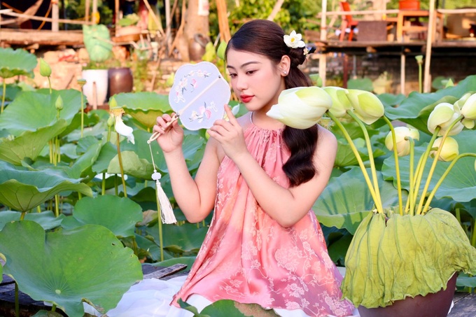 Hanoi lotus ponds enchant visitors - 4