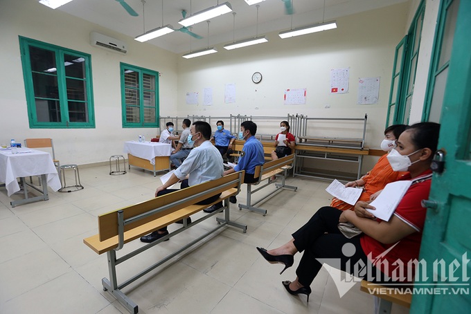 Hanoi launches largest Covid-19 vaccination campaign - 7