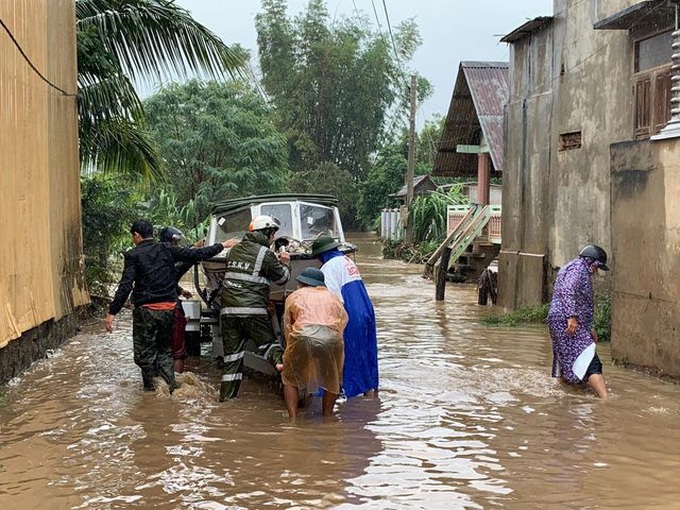 Storm Nakri floods hundreds of houses in central region - 3 Storm Nakri floods hundreds of houses in central region - 3