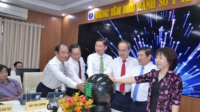 Pilot models of smart health and education operation centres launched in HCM City - 1