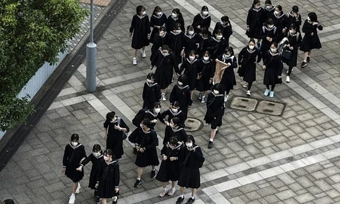Black hair, white shoelaces: Japan school rules under fire - 1 Black hair, white shoelaces: Japan school rules under fire - 1