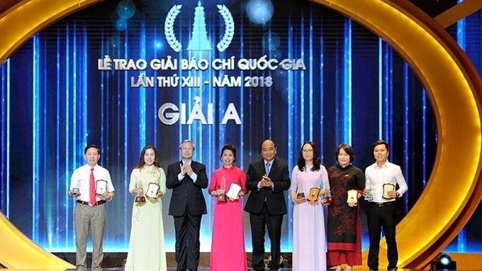 Winner of National Press Awards honoured - 1