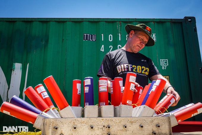Teams ready for Da Nang International Fireworks Festival opening ceremony - 6