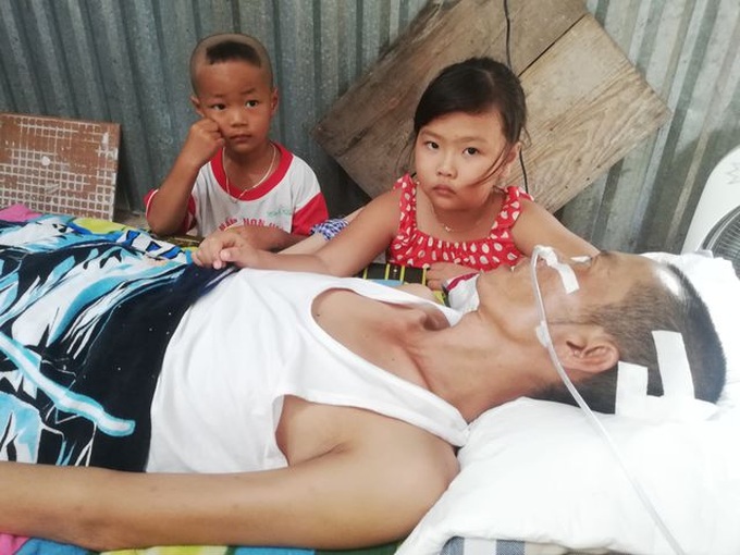Father bed-ridden after traffic accident, children face gloomy future - 1 Father bed-ridden after traffic accident, children face gloomy future - 1