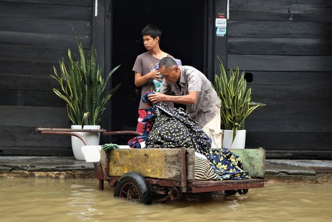 Hoi An Town severely submerged - 4 Hoi An Town severely submerged - 4