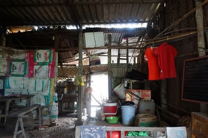 Ben Tre woman calls for help for terminally-ill husband - 2