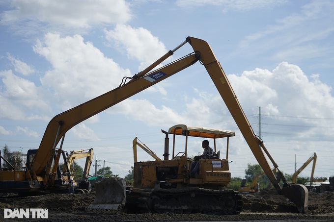 HCM City builds 3,500-bed field hospital for Covid-19 treatment - 2