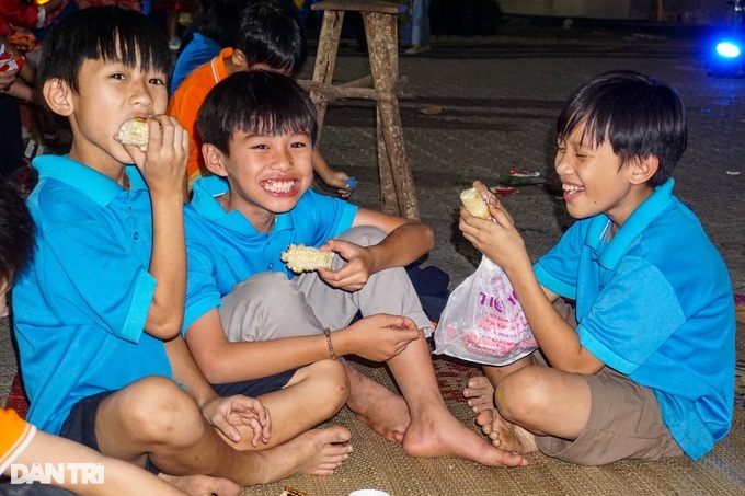Covid-19 orphans celebrate lunar new year at new home - 7