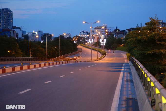 Silent Hanoi during social distancing - 10