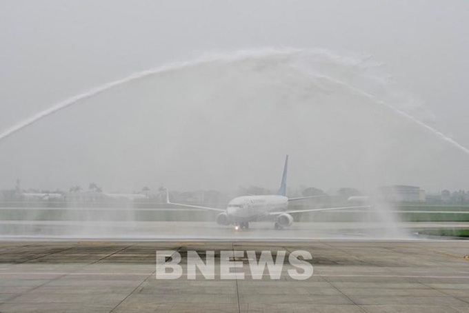 China's Xiamen Airlines operates first flight from Xiamen to Hanoi - 1 China's Xiamen Airlines operates first flight from Xiamen to Hanoi - 1