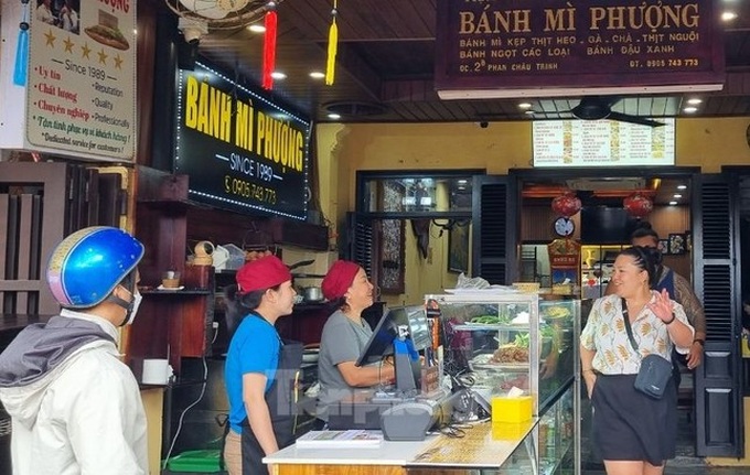 Hoi An sandwich shop reopens following food poisoning incident - 1 Hoi An sandwich shop reopens following food poisoning incident - 1