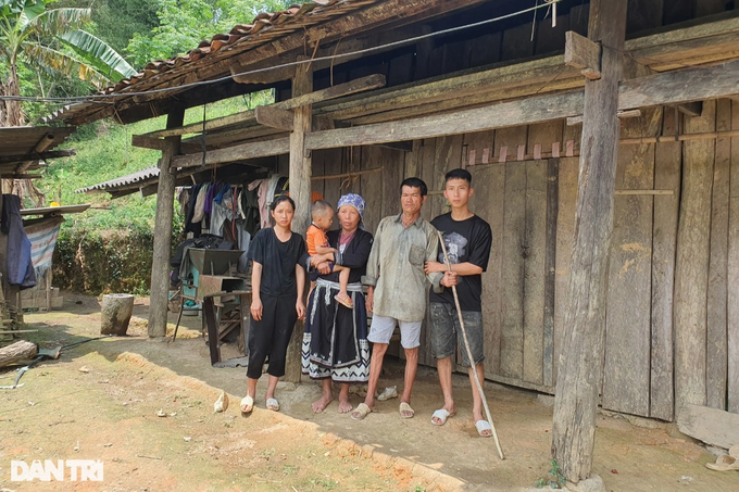 Cao Bang disabled man needs help to build a new house - 1