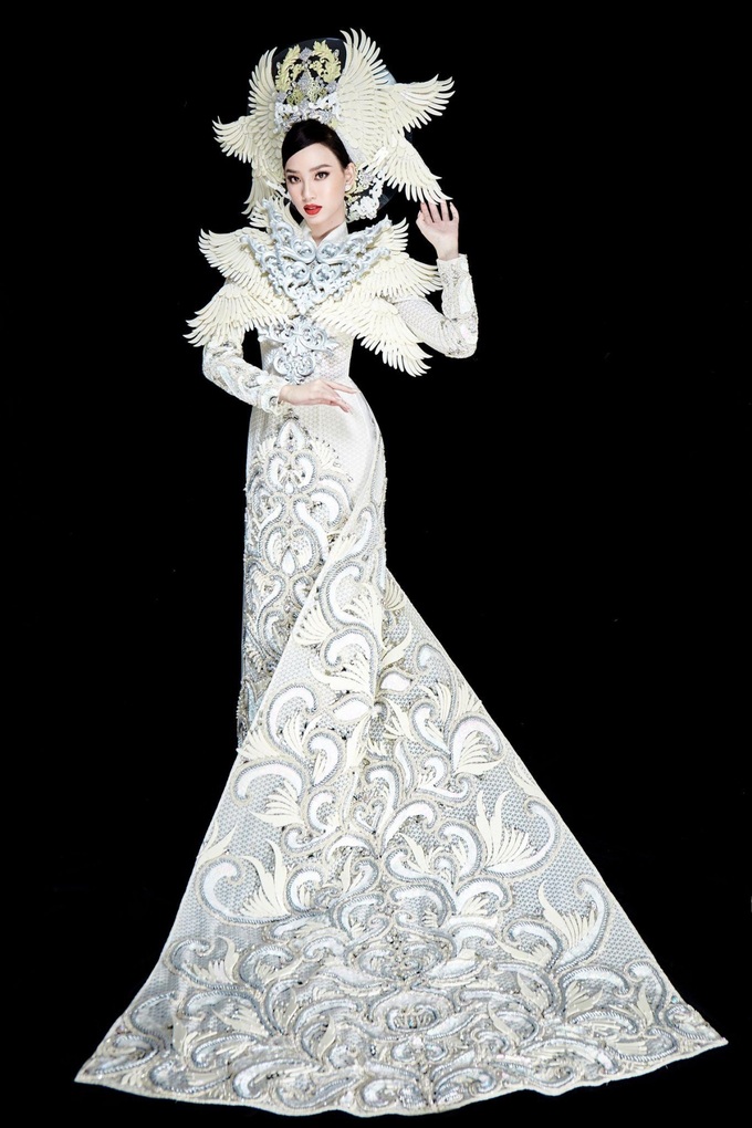 Ai Nhi performs in 30kg national costume at Miss Intercontinental 2021 - 1 Ai Nhi performs in 30kg national costume at Miss Intercontinental 2021 - 1
