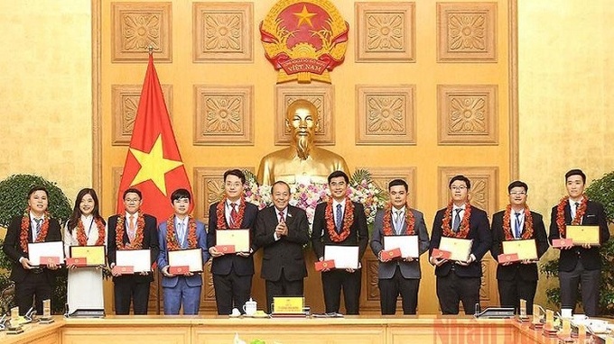 Outstanding young officials honoured for contributions to national development - 1