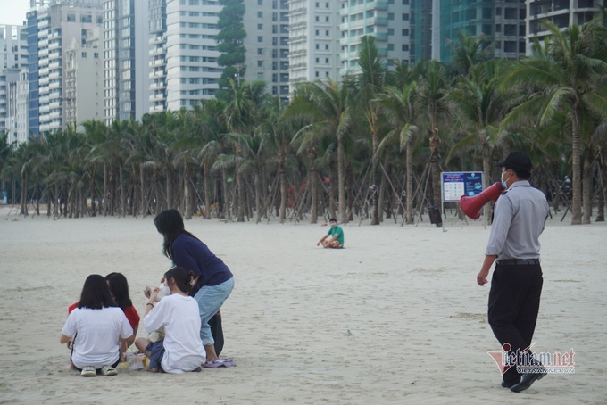 Danang reopens public beaches - 6