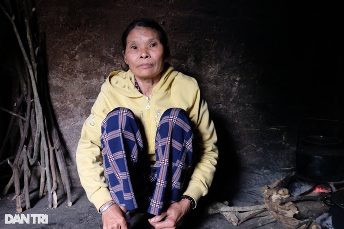 Poor man needs help to support mentally-ill children - 3