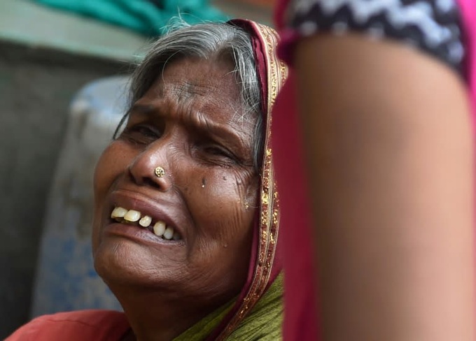 Collapsed wall kills 22 in Mumbai monsoon chaos - 1 Collapsed wall kills 22 in Mumbai monsoon chaos - 1