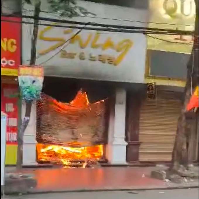 Three killed in Haiphong bar fire - 1