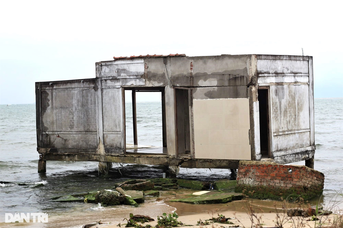 Quang Nam beaches severely eroded - 6