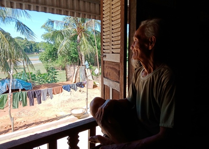 Hundreds of households stuck inside national park - 2 Hundreds of households stuck inside national park - 2