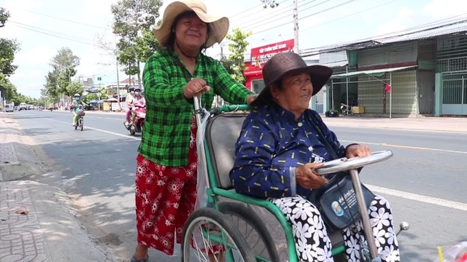 Disabled grandmother and granddaughter struggle to live on - 1 Disabled grandmother and granddaughter struggle to live on - 1