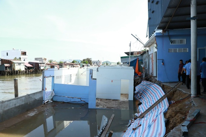 Can Tho riverbank erosion increases - 1 Can Tho riverbank erosion increases - 1