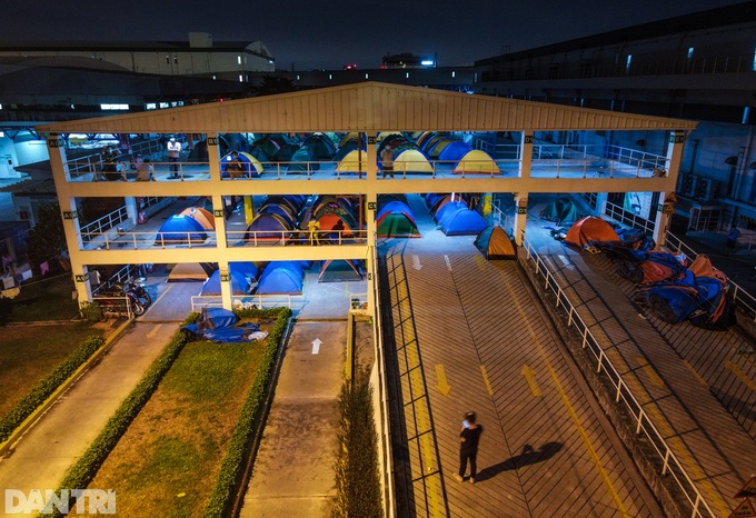 Thousands quarantined inside Ho Chi Minh City company - 7