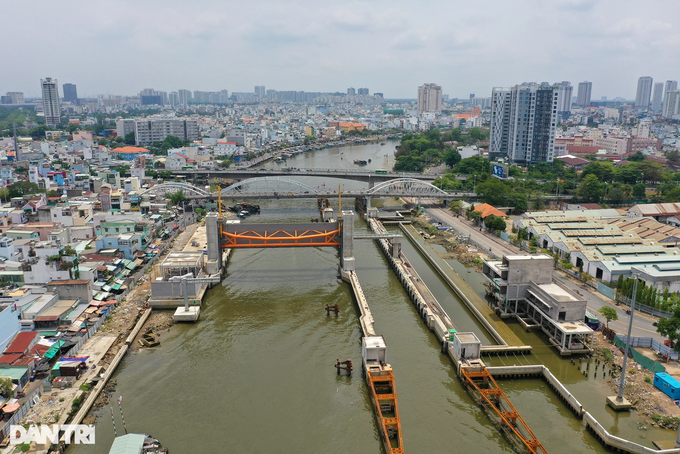 Work on HCM City anti-flooding project slows to a trickle - 2