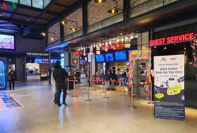 Cinemas attract modest audiences after reopening - 1