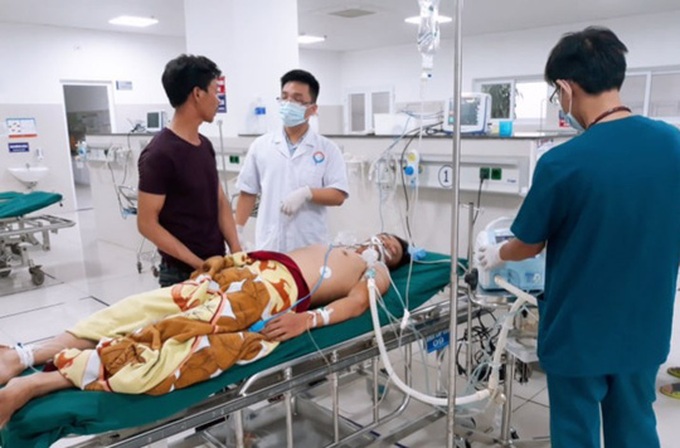 Fishing crew poisoned by toxic chemical - 1