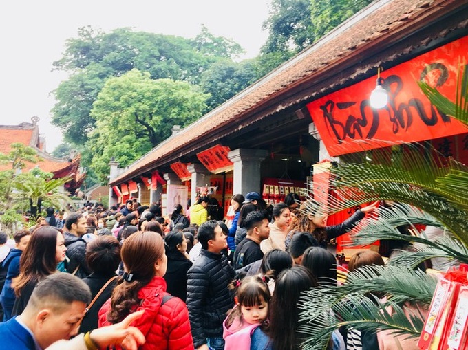 Hanoi historical sites closed for coronavirus prevention - 1