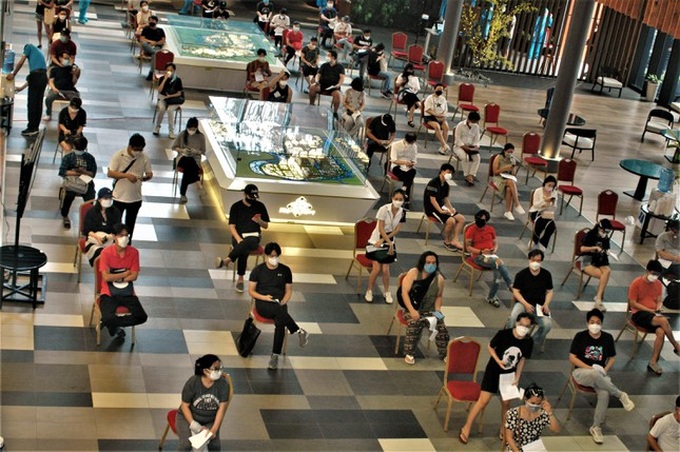 Over 17,000 foreigners in HCM City receive Covid-19 jabs - 2 Over 17,000 foreigners in HCM City receive Covid-19 jabs - 2