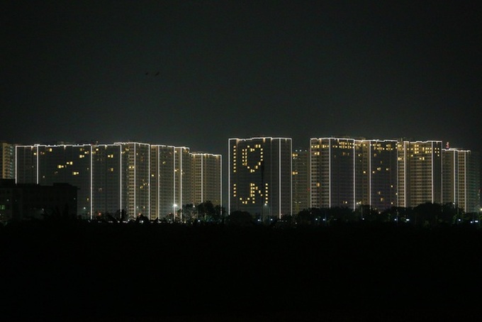 Buildings display Covid-19 messages - 4
