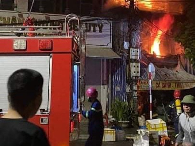 Three family members die in Thanh Hoa house fire - 1